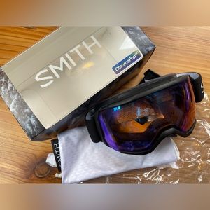 Smith Optics Showcase OTG ski/snowboard goggles. Brand new in box.